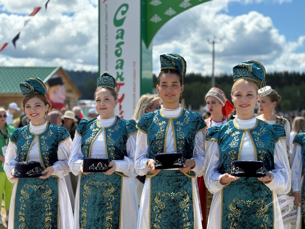 В селе Малый Труев Кузнецкого района с размахом прошёл XVI Всероссийский сельский Сабантуй В селе Малый Труев Кузнецкого района с размахом прошёл XVI Всероссийский сельский Сабантуй