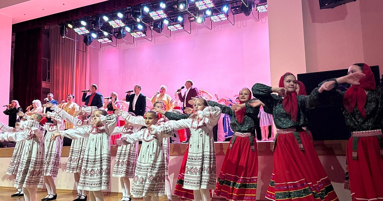Нижнеломовский район выступил на смотре‑конкурсе «Пою тебе, мой Сурский край! » имени В. В. Огарёва Нижнеломовский район выступил на смотре‑конкурсе «Пою тебе, мой Сурский край! » имени В. В. Огарёва
