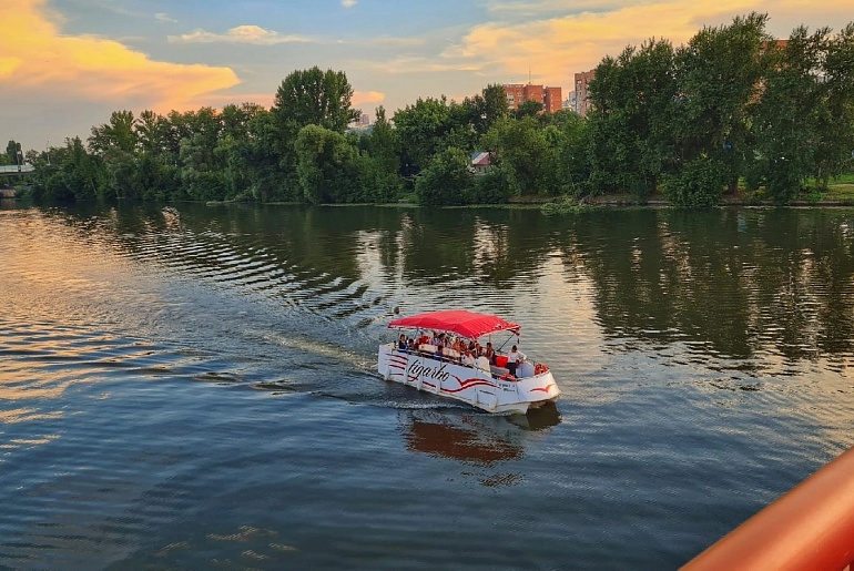 Прогулки на катерах и яхтах по реке Сура